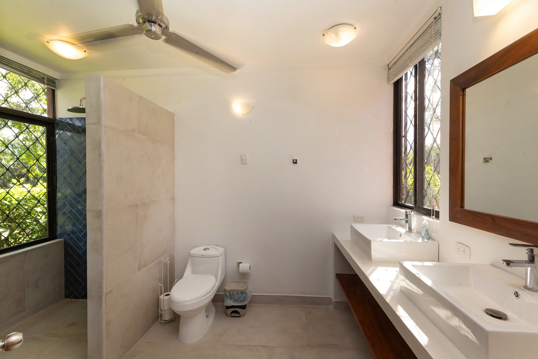 Luxury Nature Estate in Naranjito — photo 16 of 19