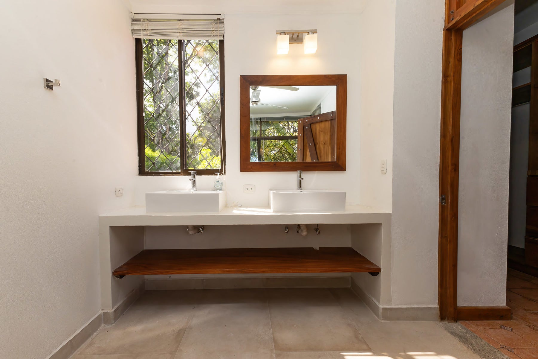 Luxury Nature Estate in Naranjito — photo 15 of 19