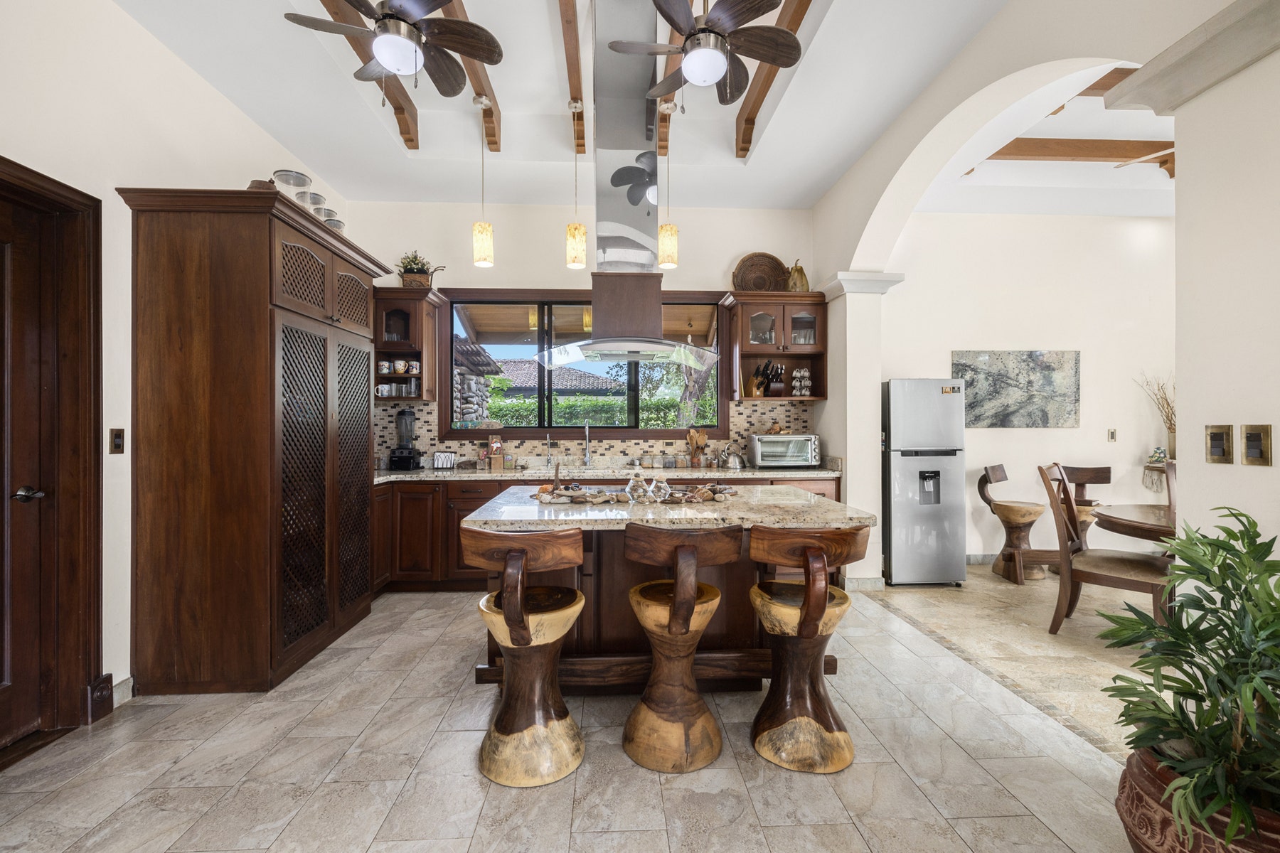 Luxury Home With Guest House — photo 5 of 19
