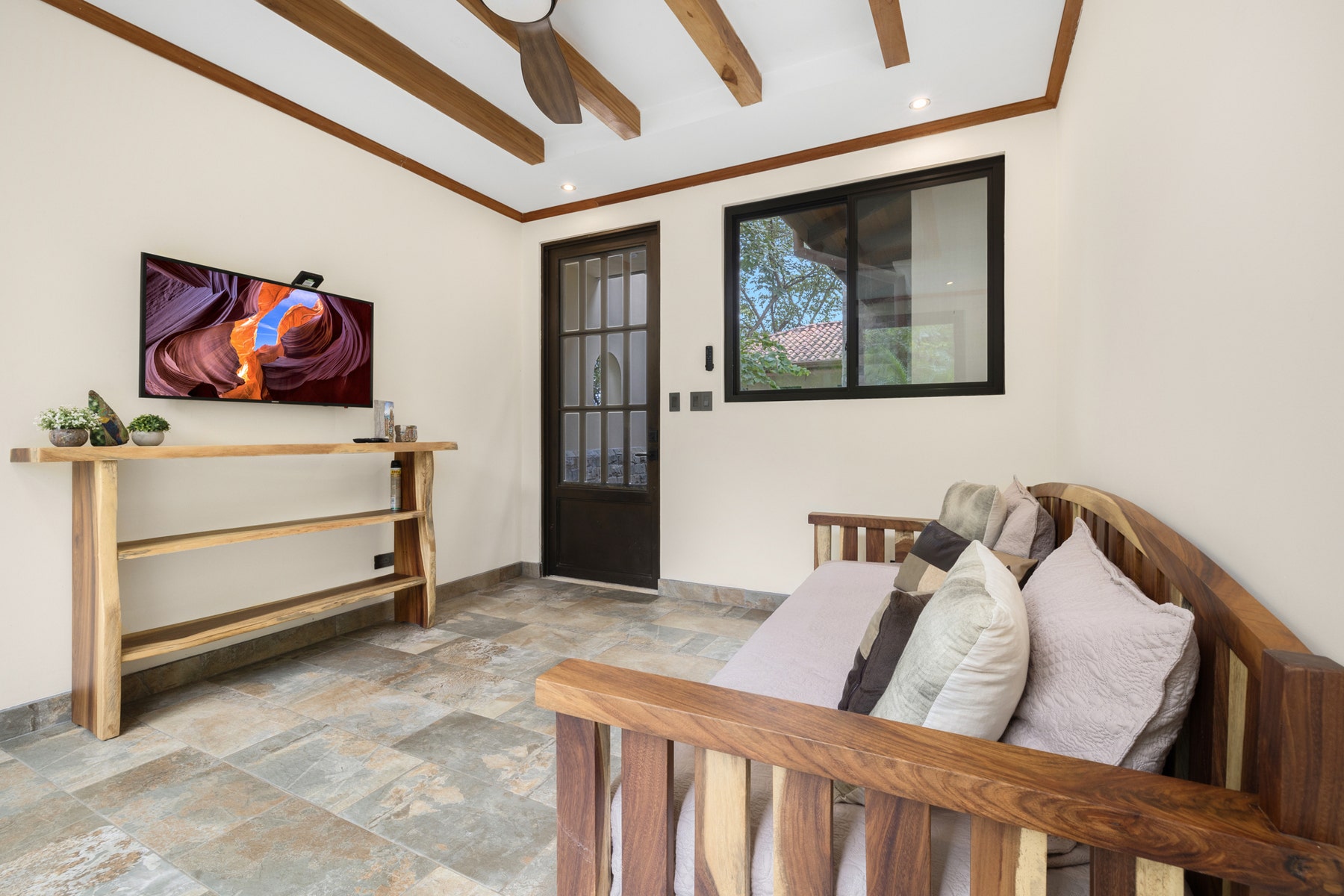 Luxury Home With Guest House — photo 8 of 19