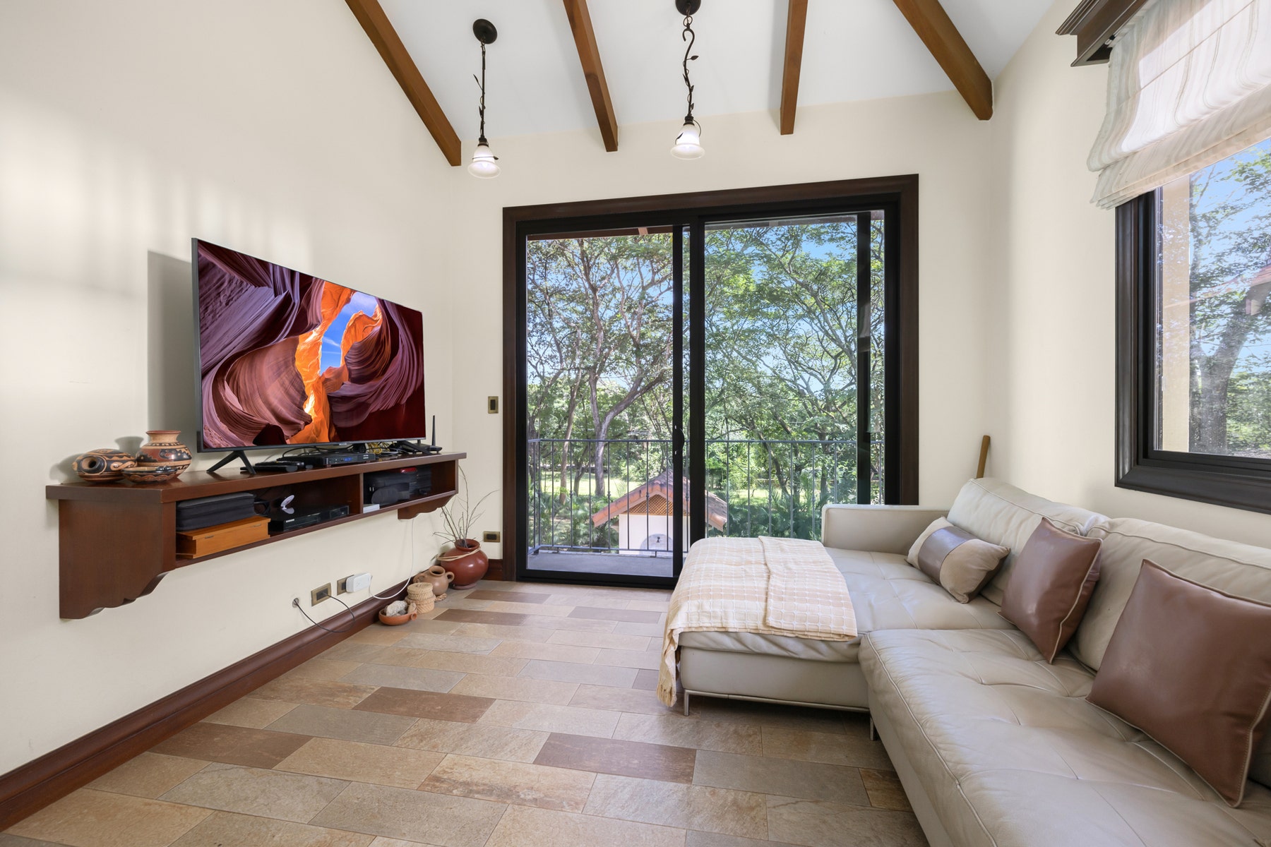 Luxury Home With Guest House — photo 15 of 19