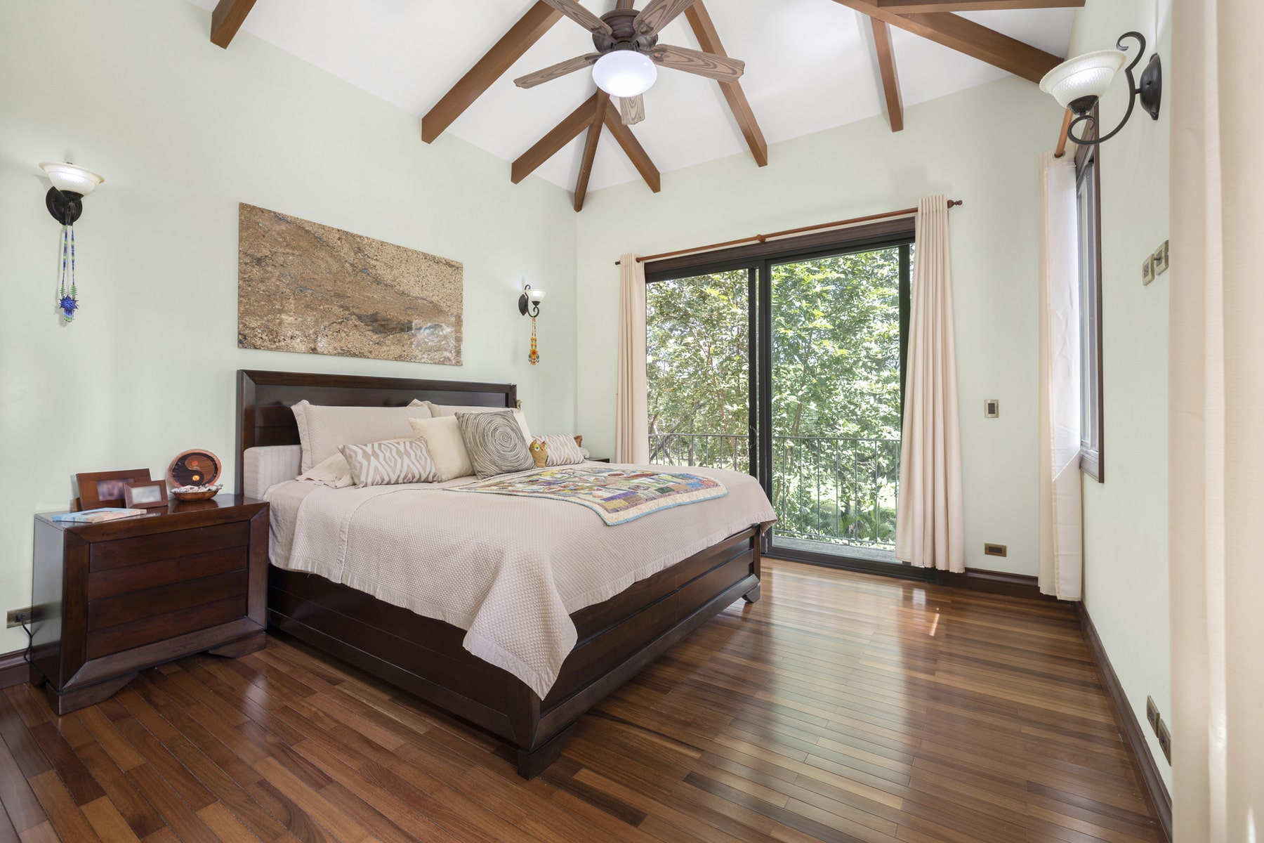 Luxury Home With Guest House — photo 18 of 19