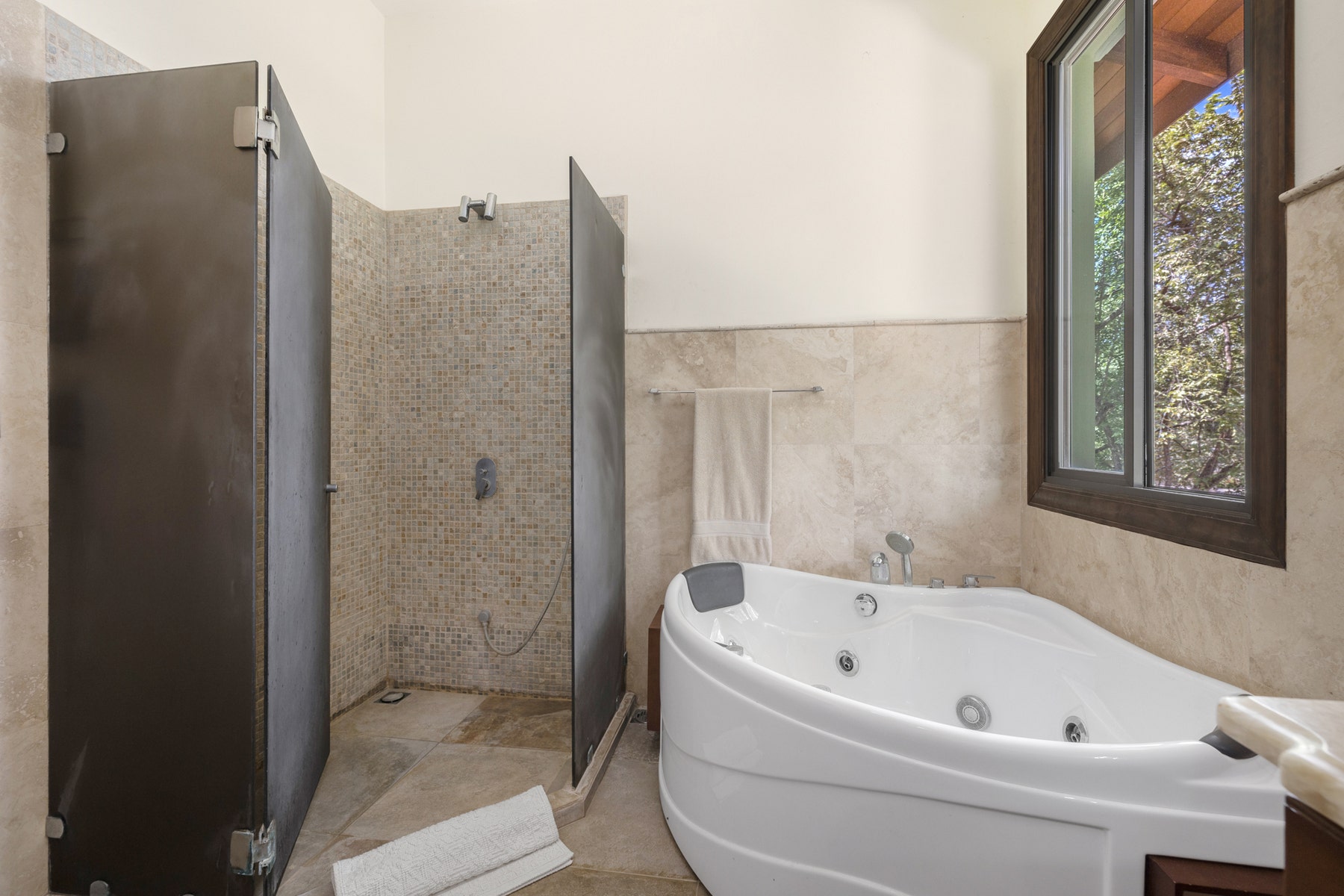 Luxury Home With Guest House — photo 19 of 19