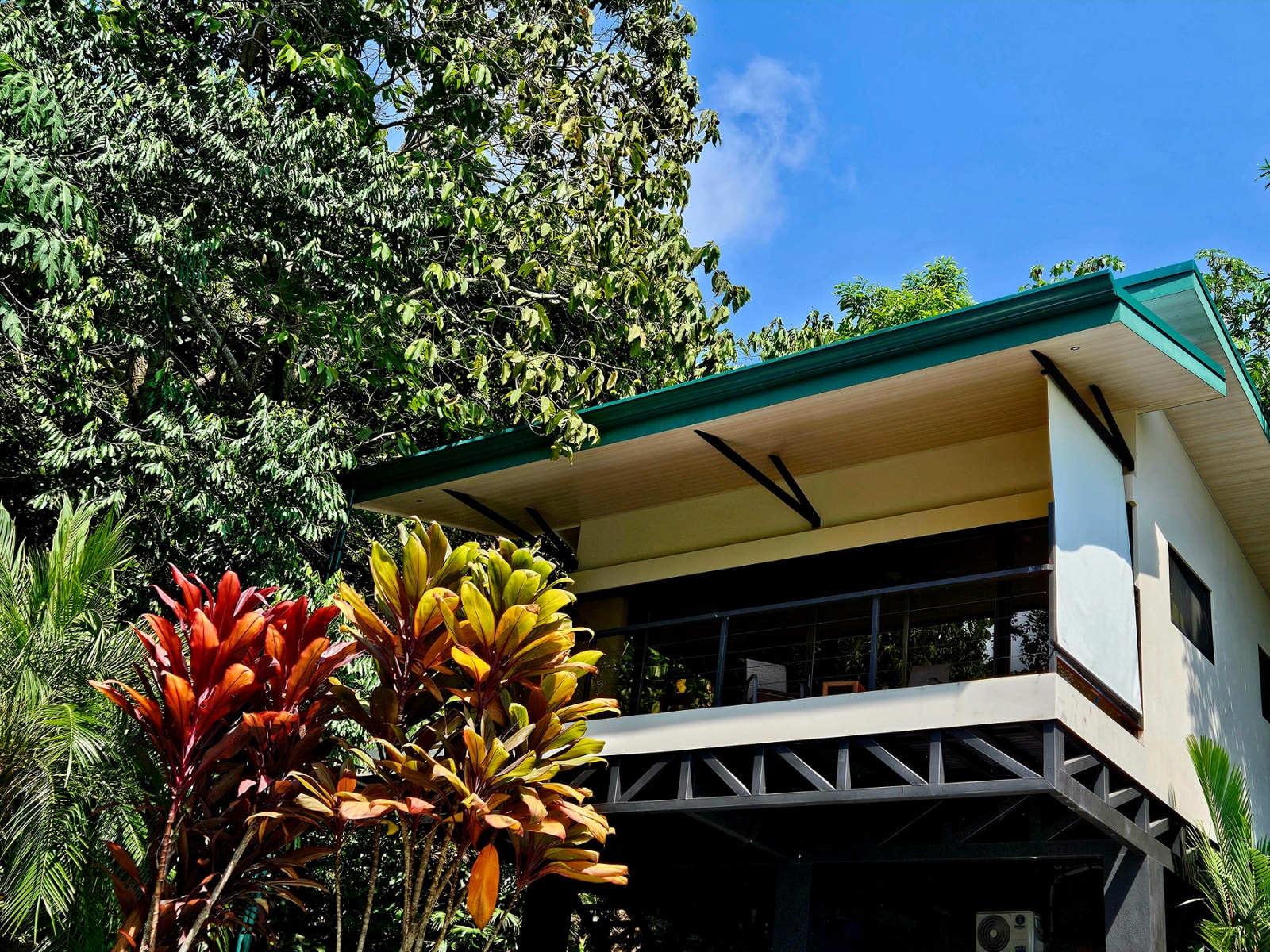 Panoramic Ocean and Sunset View Property — photo 11 of 19