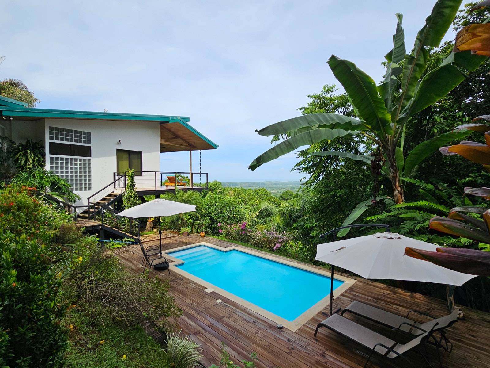 Panoramic Ocean and Sunset View Property — photo 10 of 19
