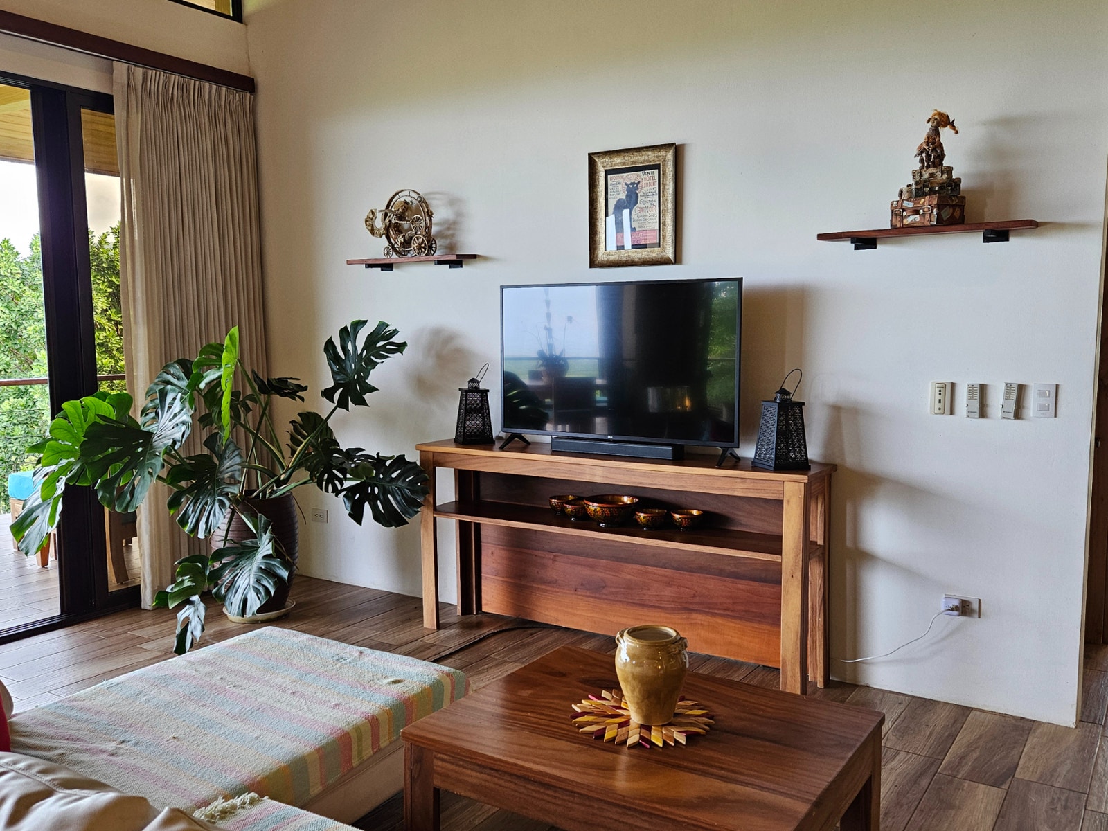 Panoramic Ocean and Sunset View Property — photo 7 of 19