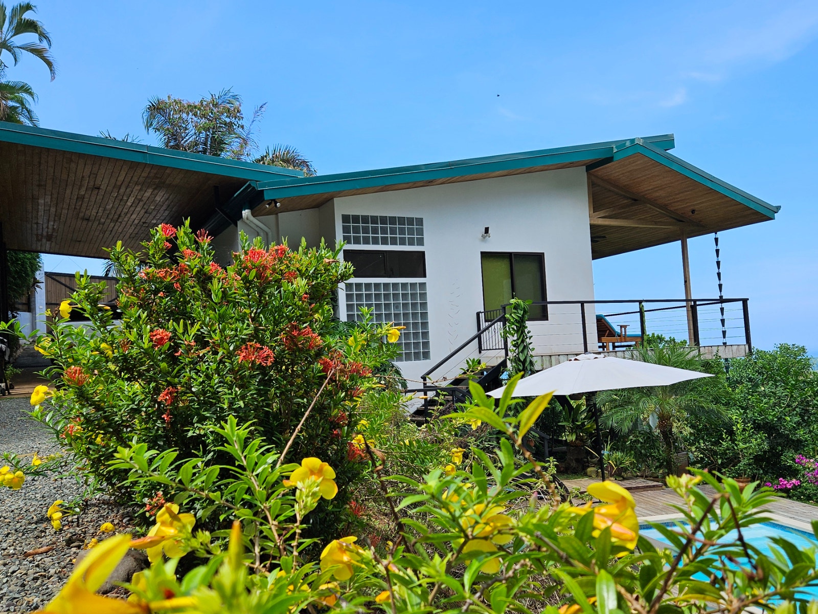 Panoramic Ocean and Sunset View Property — photo 12 of 19