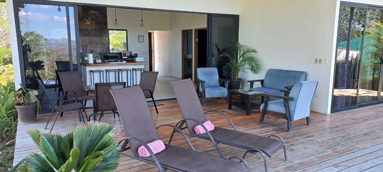 Beautiful Valley View House — photo 4 of 17