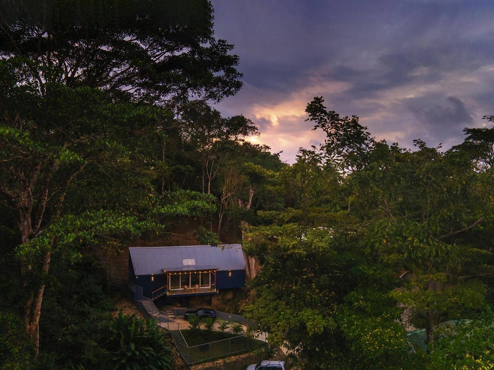 Two Bedroom Contemporary Designed House, Manuel Antonio, Manuel Antonio, Quepos, Puntarenas, Costa Rica 60601 — photo 4 of 5