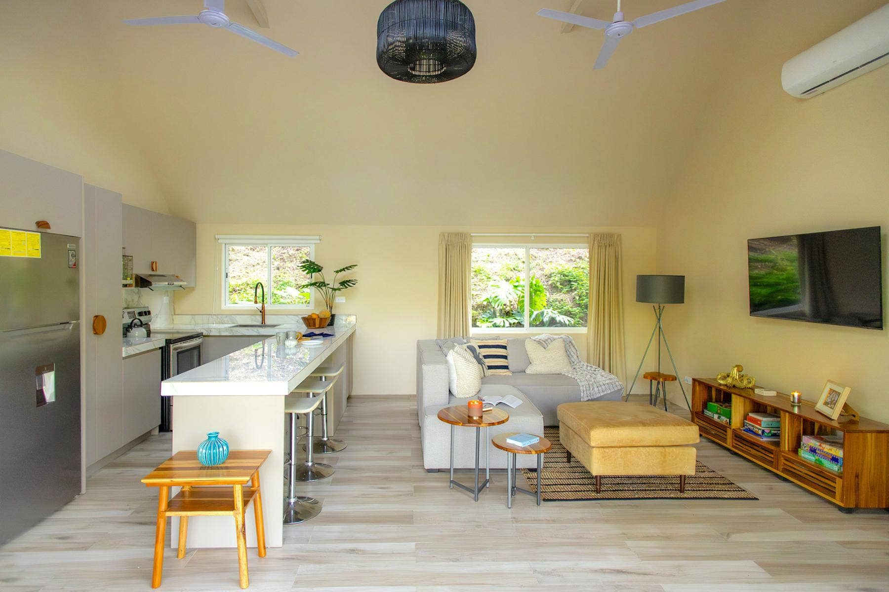 Two Bedroom Contemporary Designed House, Manuel Antonio, Manuel Antonio, Quepos, Puntarenas, Costa Rica 60601 — photo 5 of 5