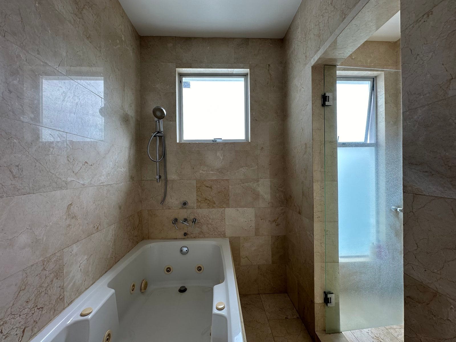 Nuvo Santa Ana Unique Residence — photo 15 of 19