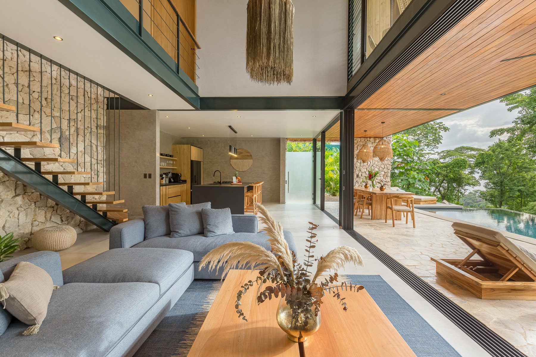 Luxurious Villa Santa Teresa — photo 3 of 19
