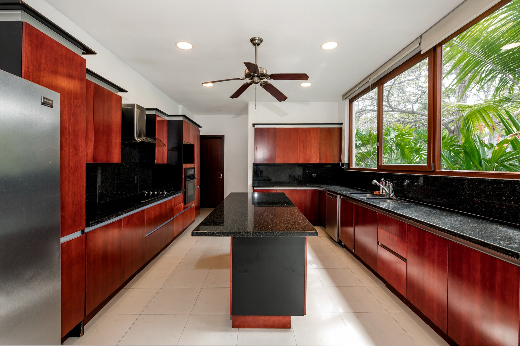 Investment Cerro Alto Modern Home. — photo 6 of 19