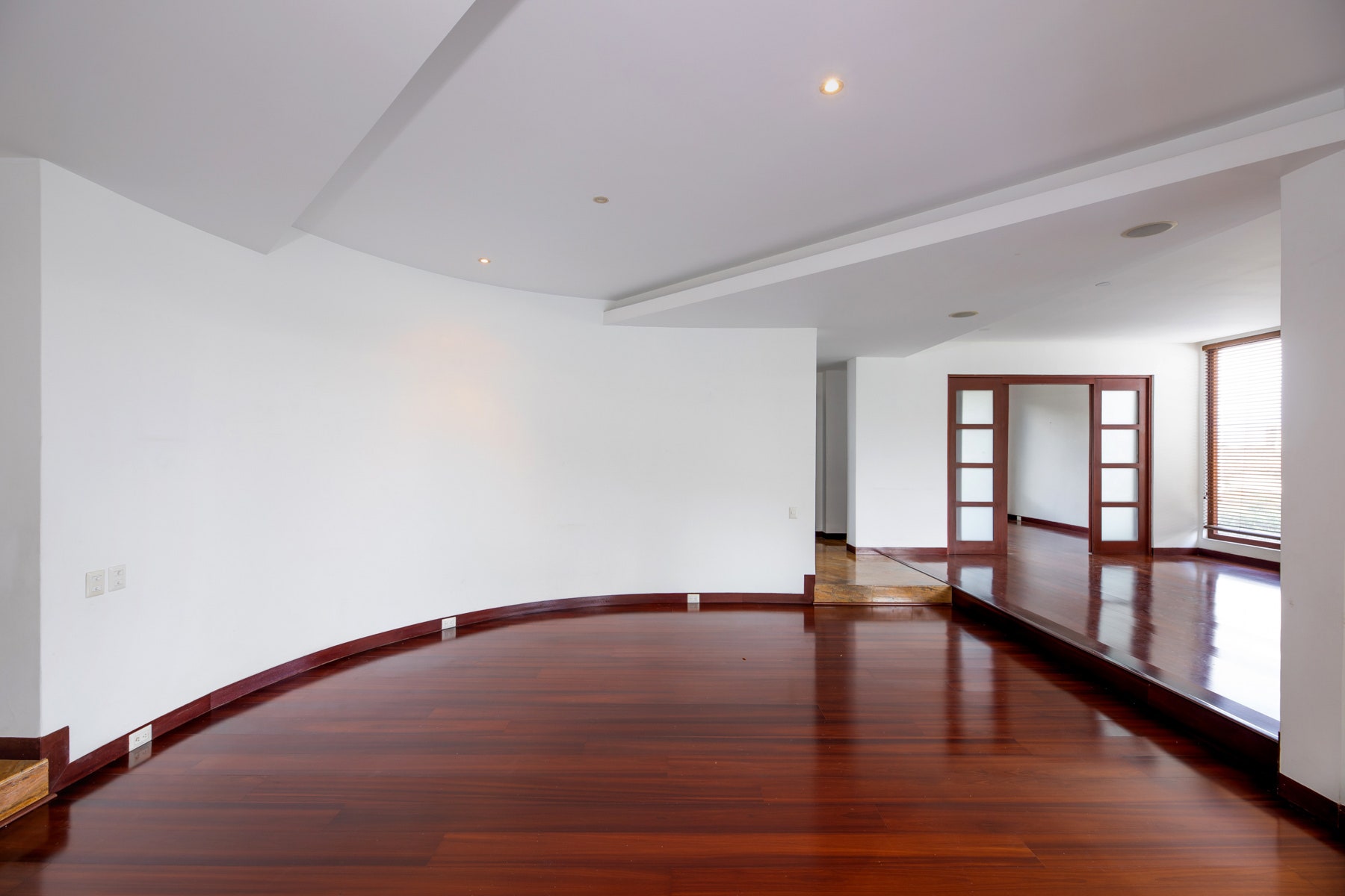 Investment Cerro Alto Modern Home. — photo 3 of 19