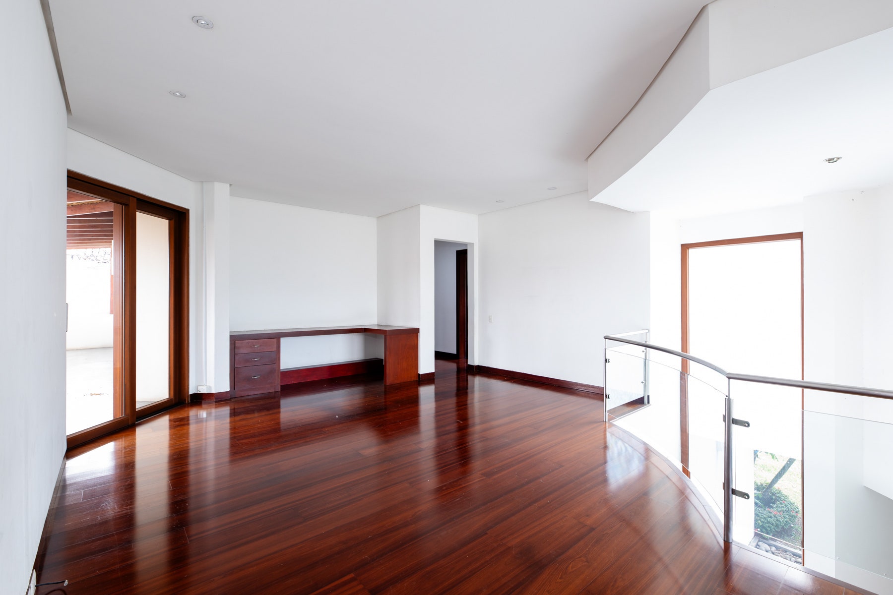 Investment Cerro Alto Modern Home. — photo 9 of 19