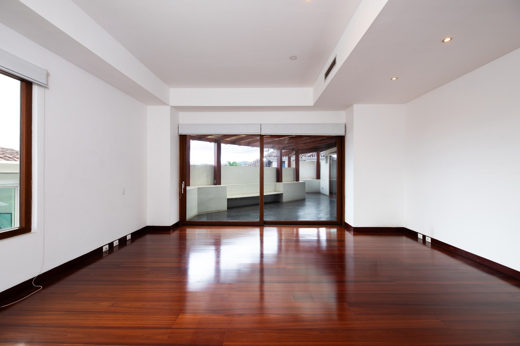 Investment Cerro Alto Modern Home. — photo 10 of 19