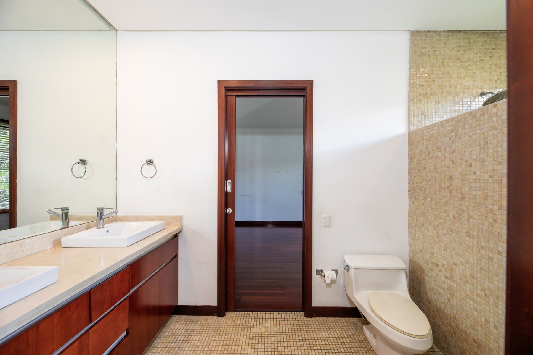 Investment Cerro Alto Modern Home. — photo 17 of 19