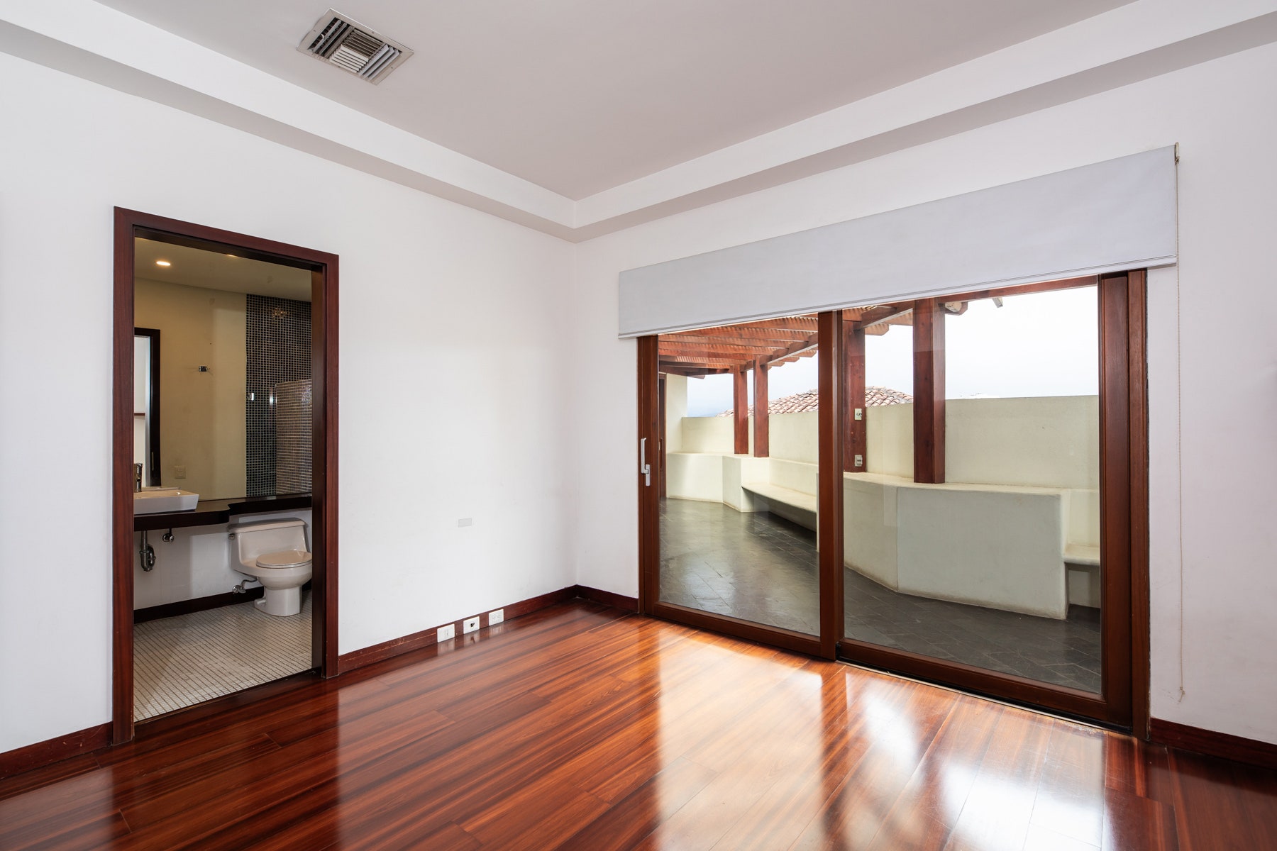 Investment Cerro Alto Modern Home. — photo 18 of 19