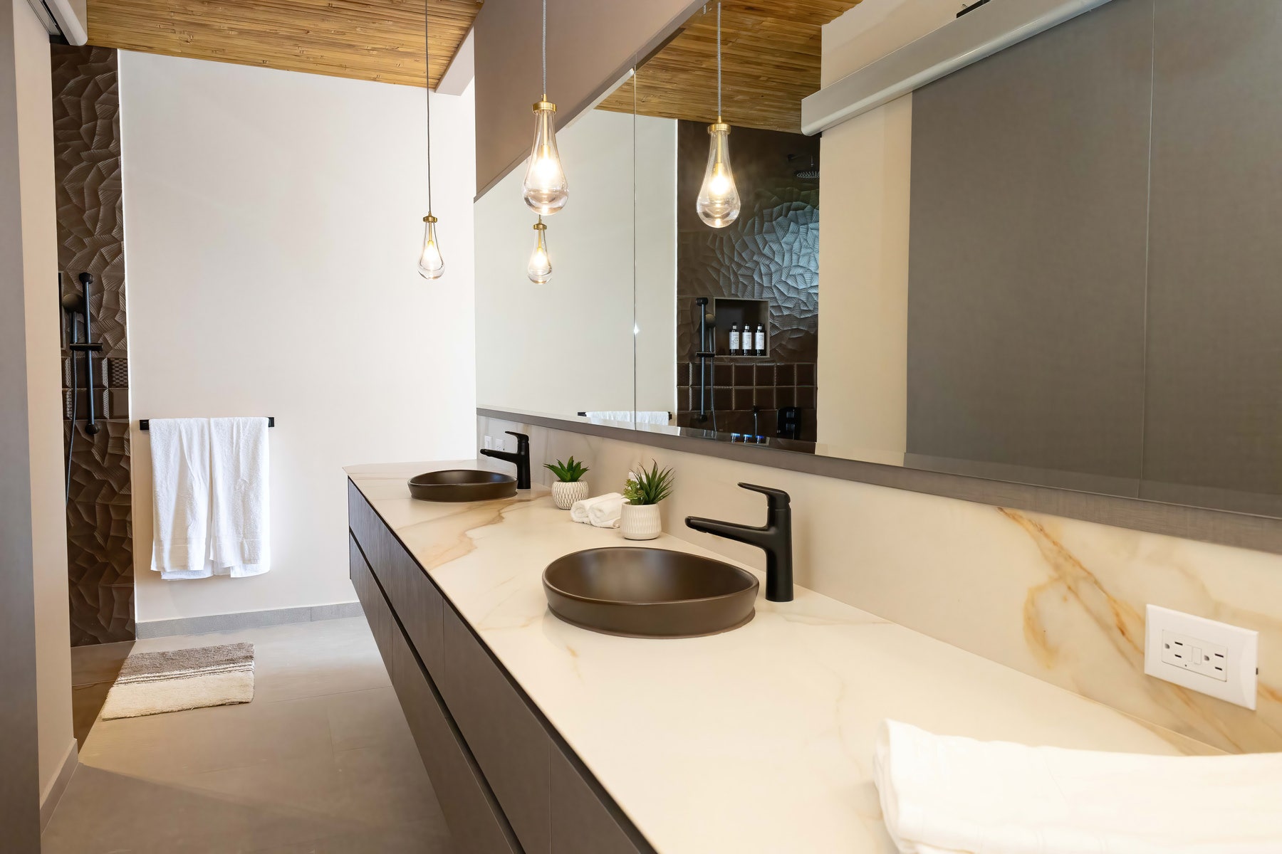 Modern Luxury Villa Near Marina — photo 10 of 19