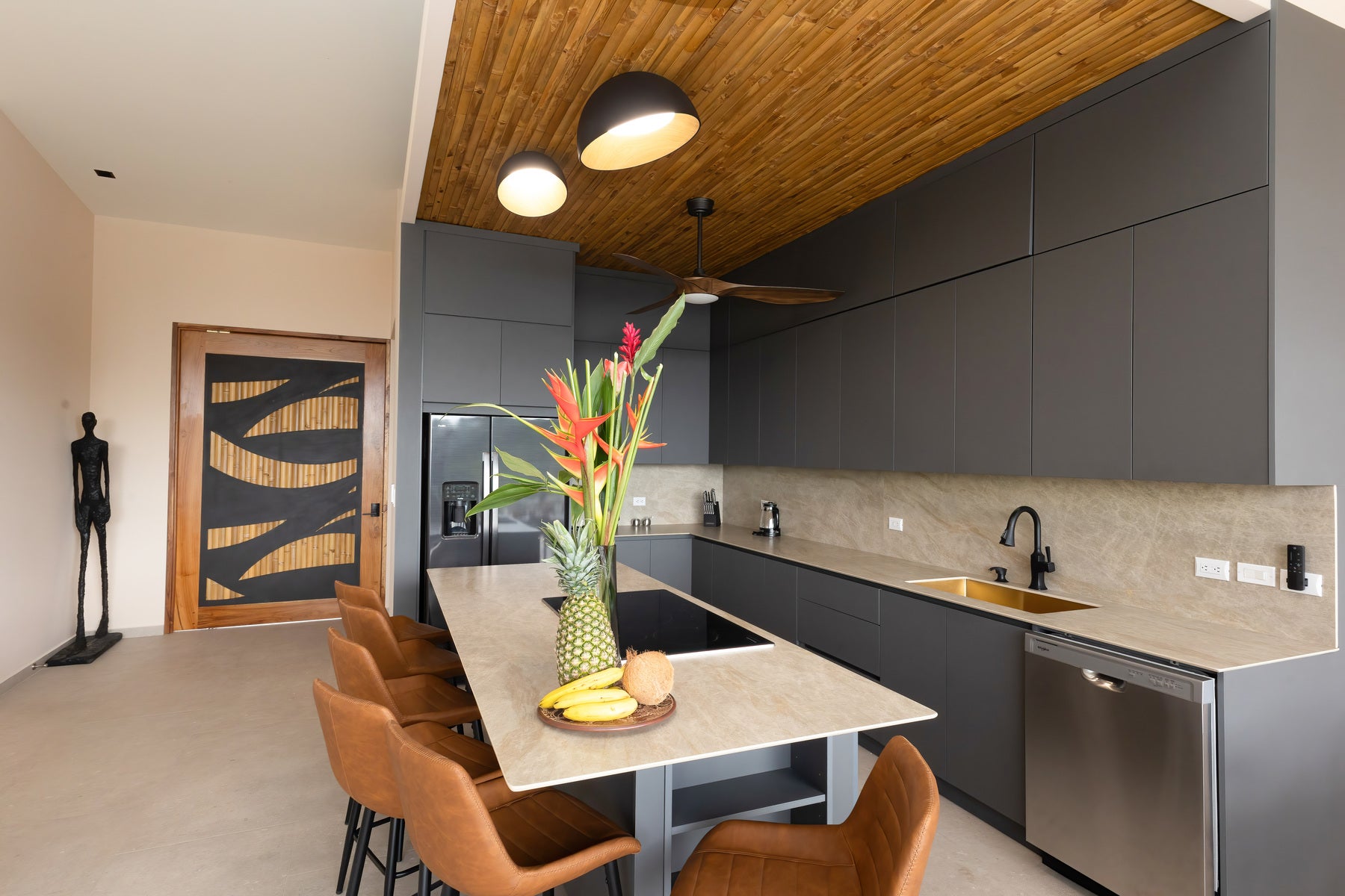 Modern Luxury Villa Near Marina — photo 11 of 19