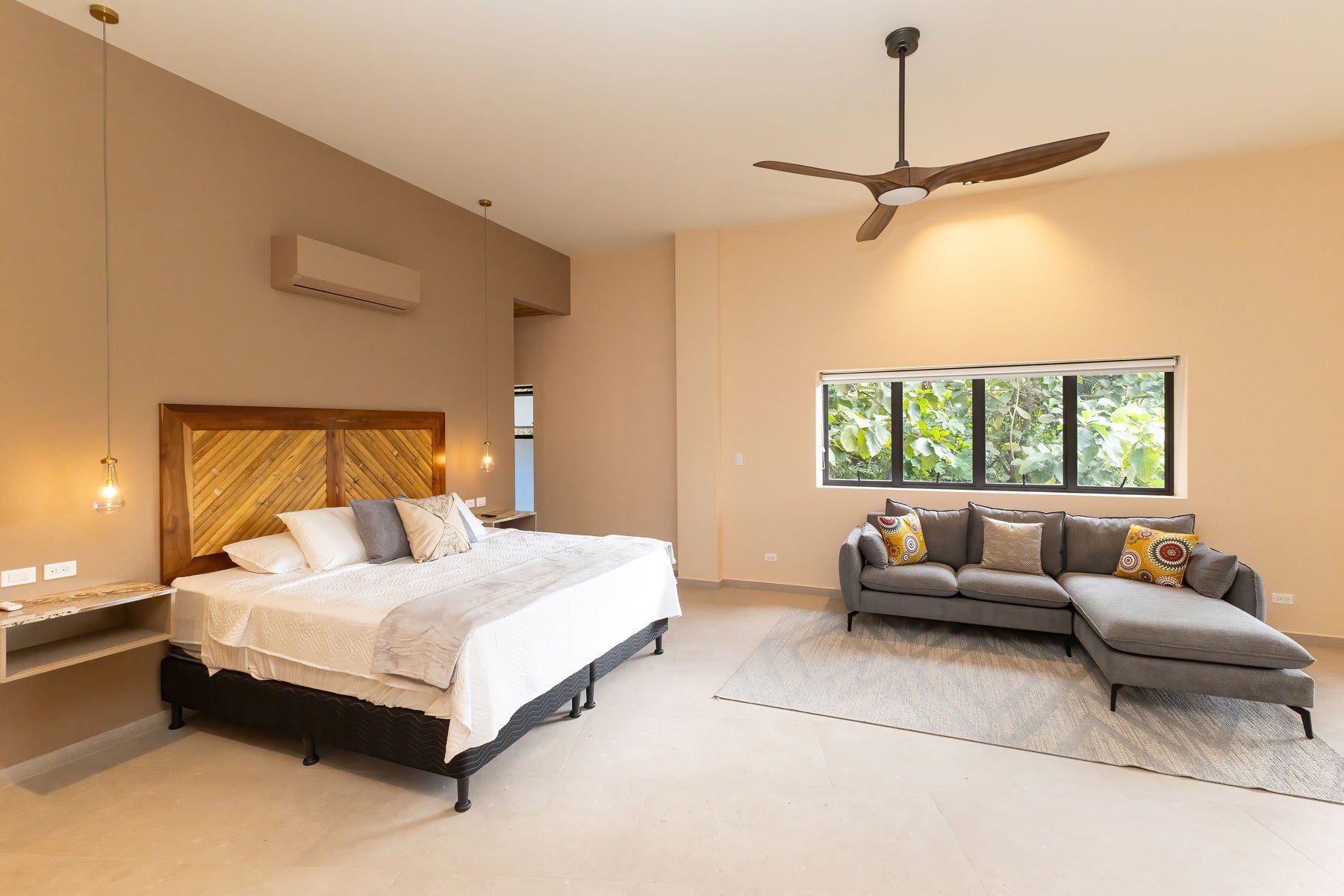 Modern Luxury Villa Near Marina — photo 12 of 19
