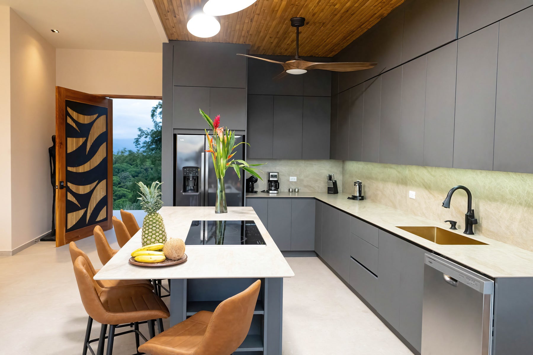 Modern Luxury Villa Near Marina — photo 16 of 19