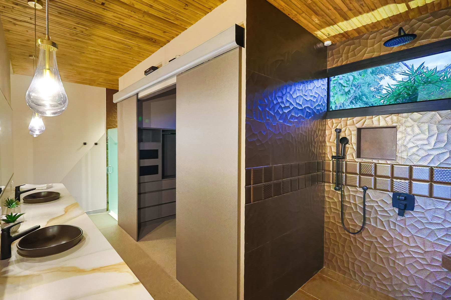 Modern Luxury Villa Near Marina — photo 17 of 19