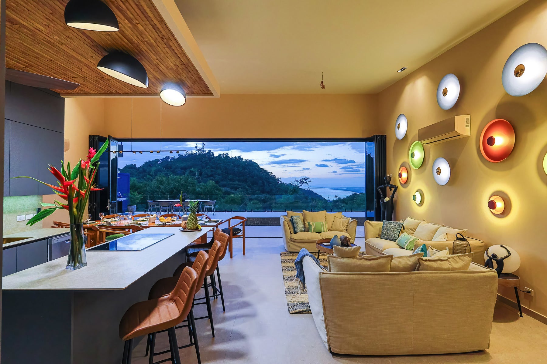 Modern Luxury Villa Near Marina — photo 3 of 19