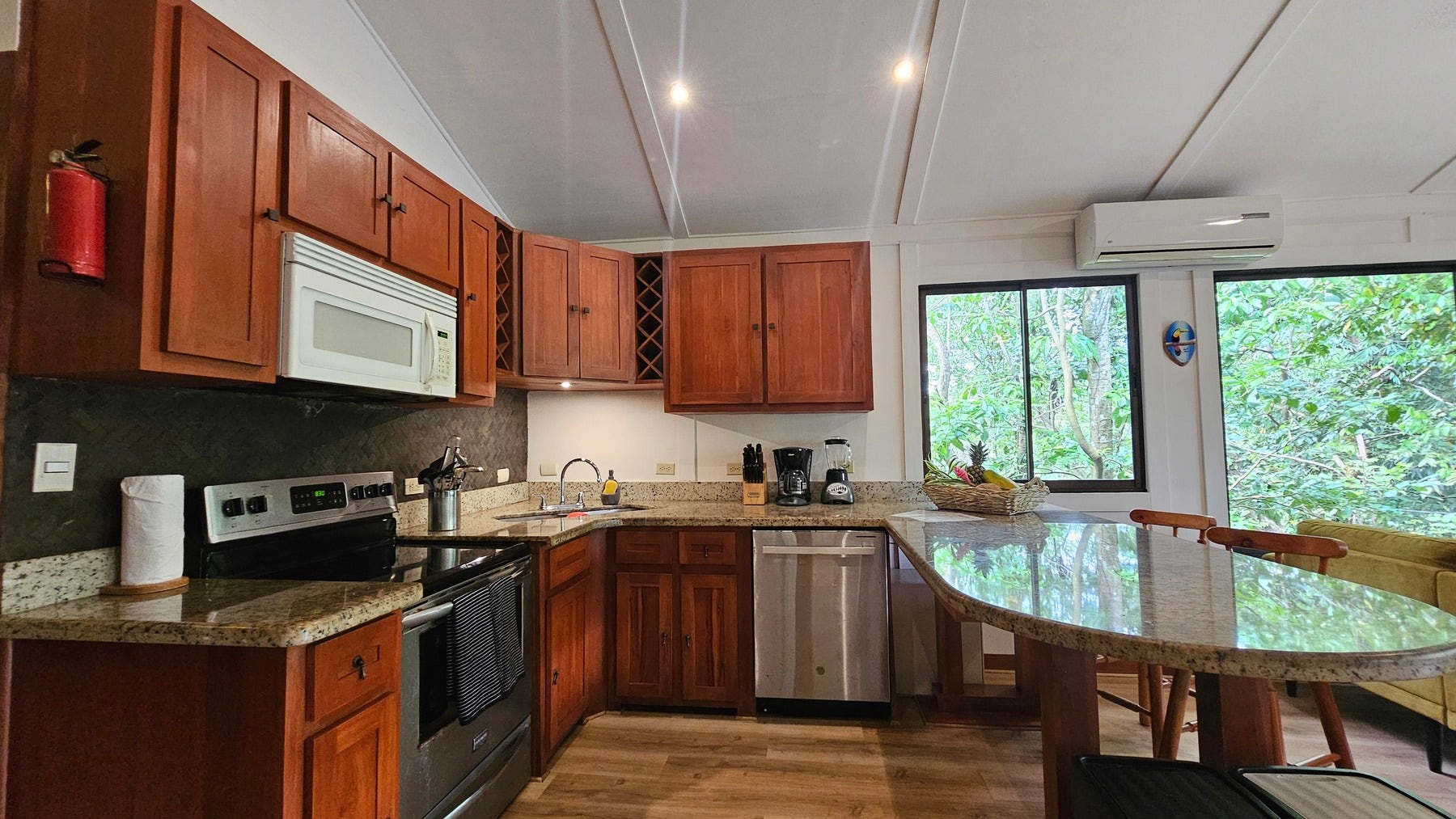 Private Jungle Retreat — photo 11 of 16