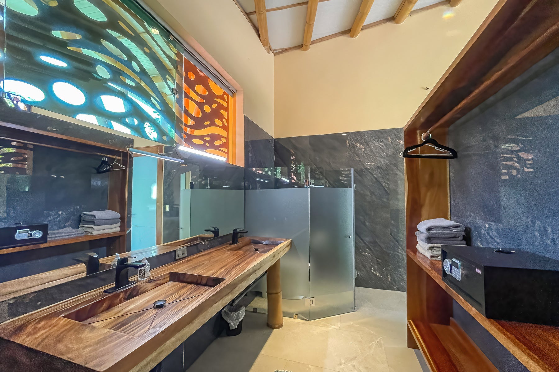 Luxury Jungle Retreat — photo 18 of 19