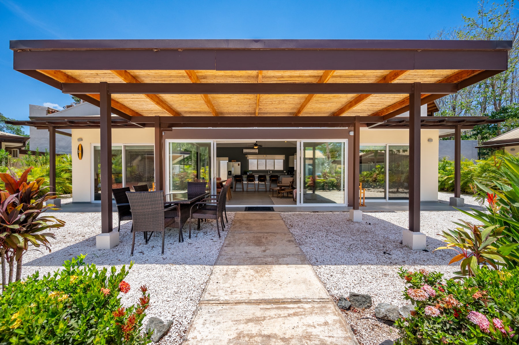 Beach and Surf House — photo 18 of 19