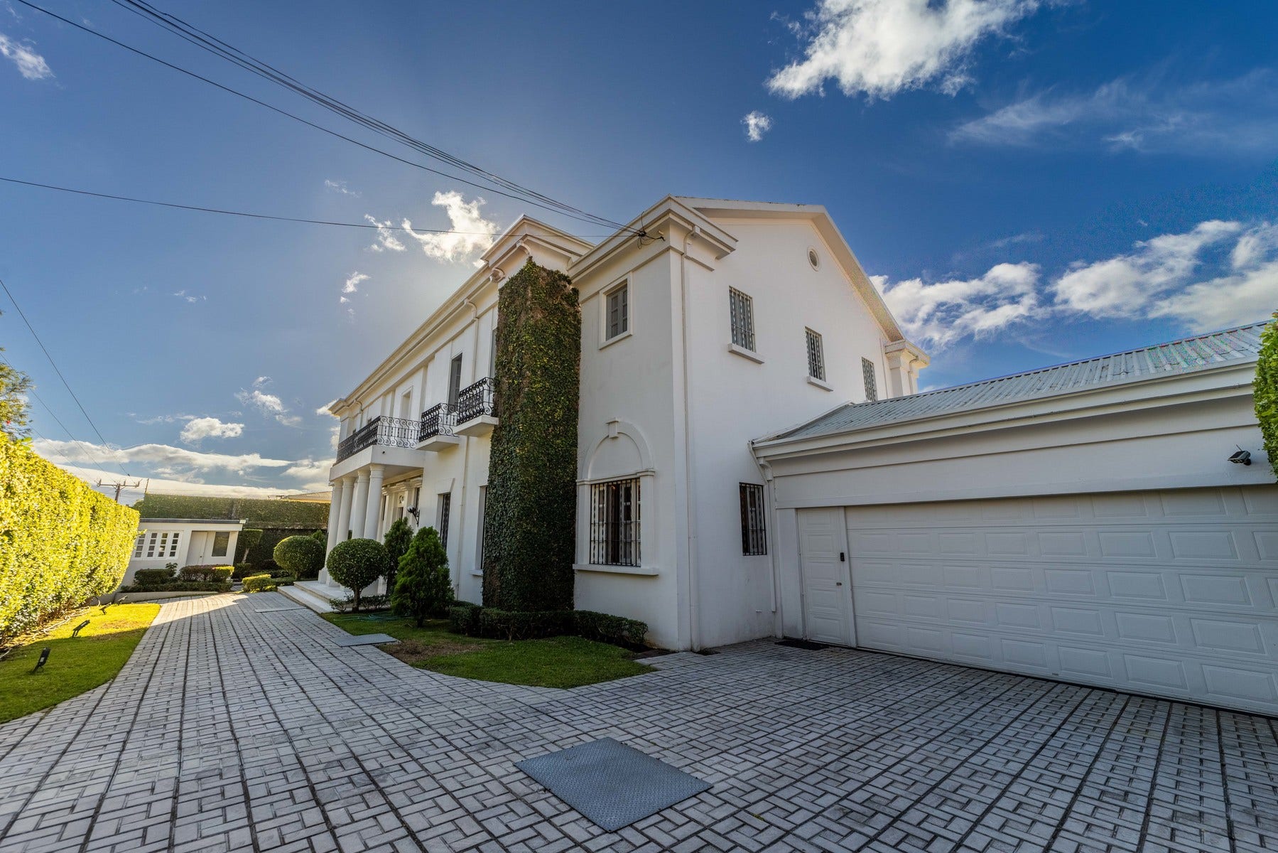 Los Yoses Commercial Property — foto 3 de 16