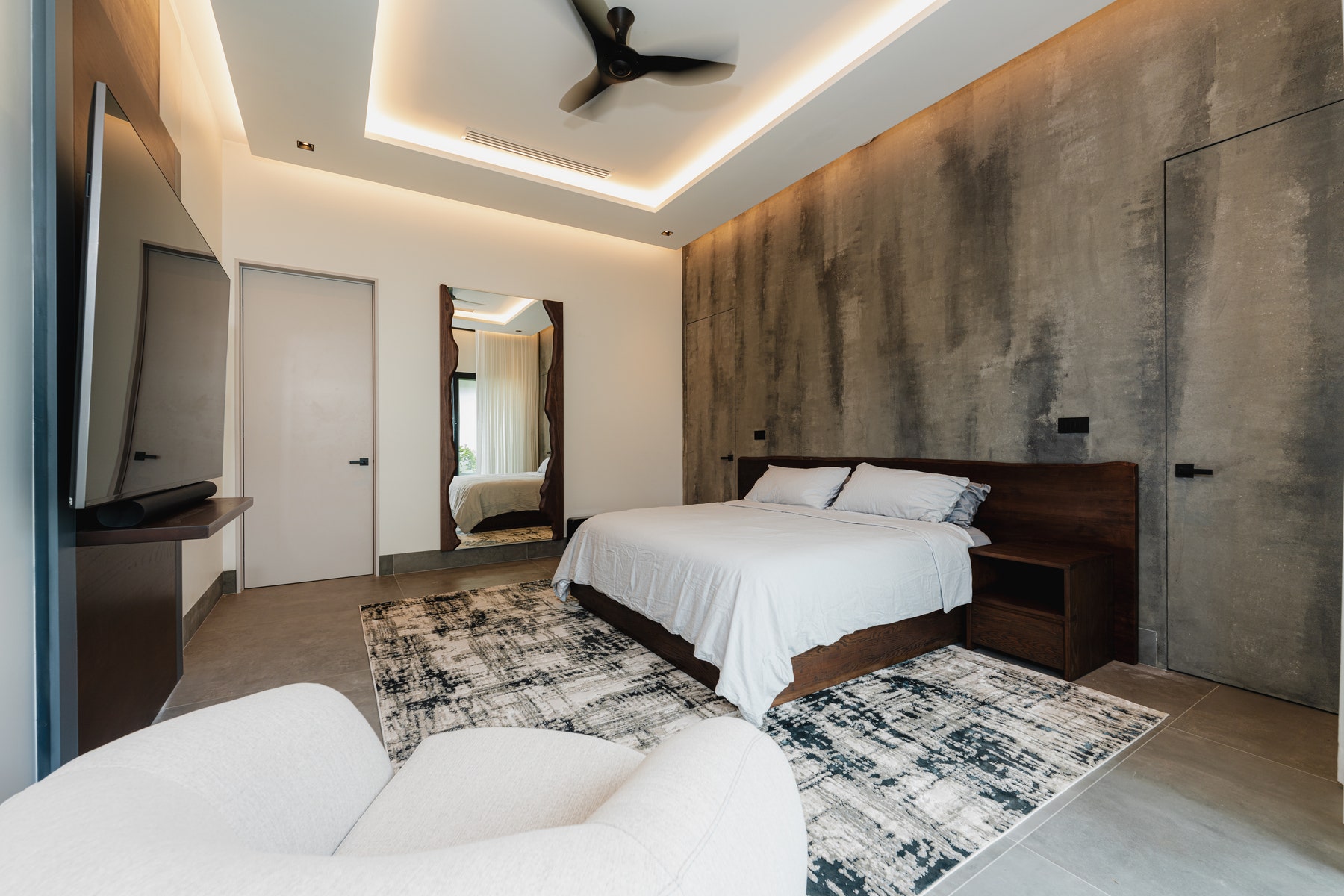 Modern Home with Guest Villa — foto 15 de 19