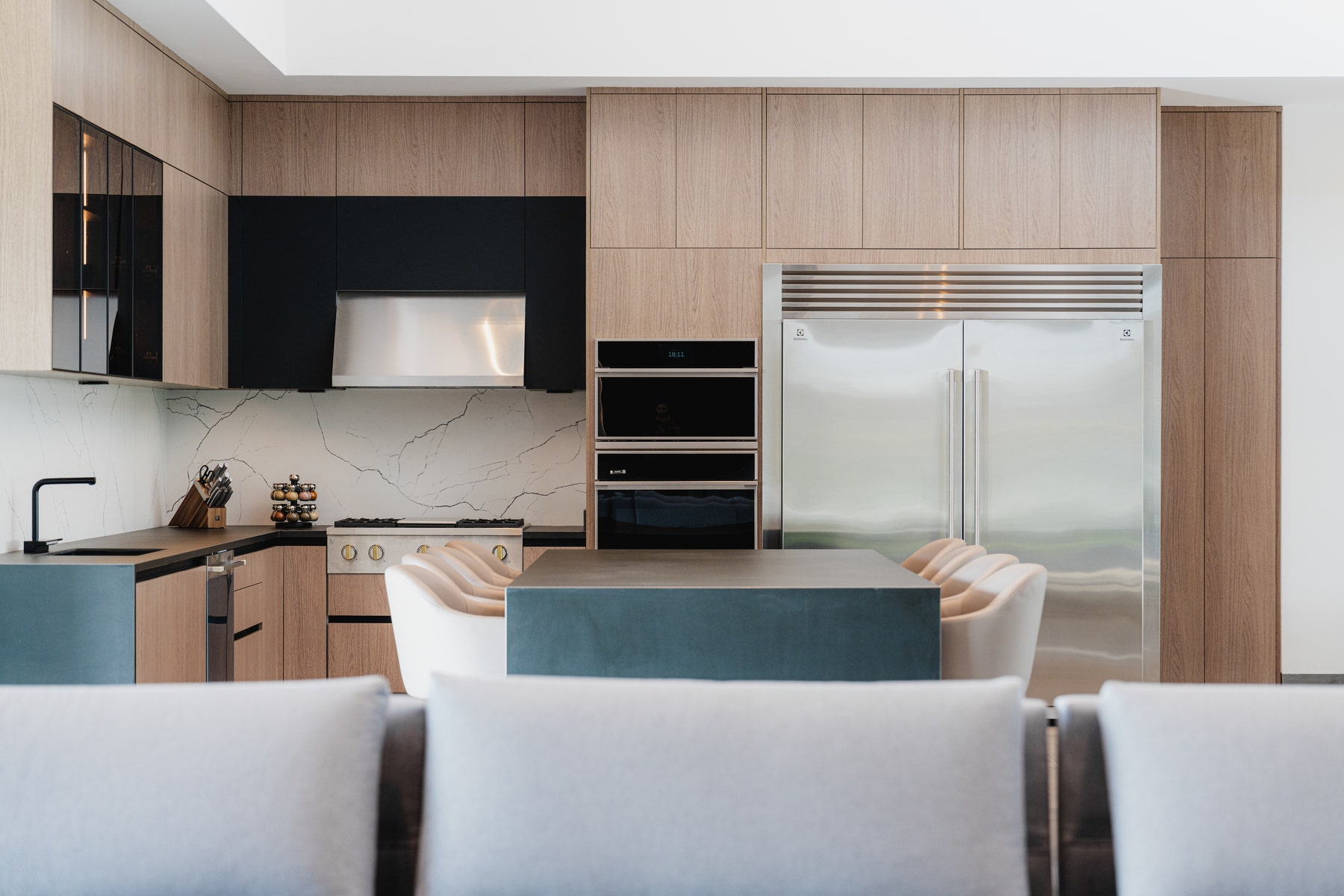 Modern Home with Guest Villa — foto 6 de 19