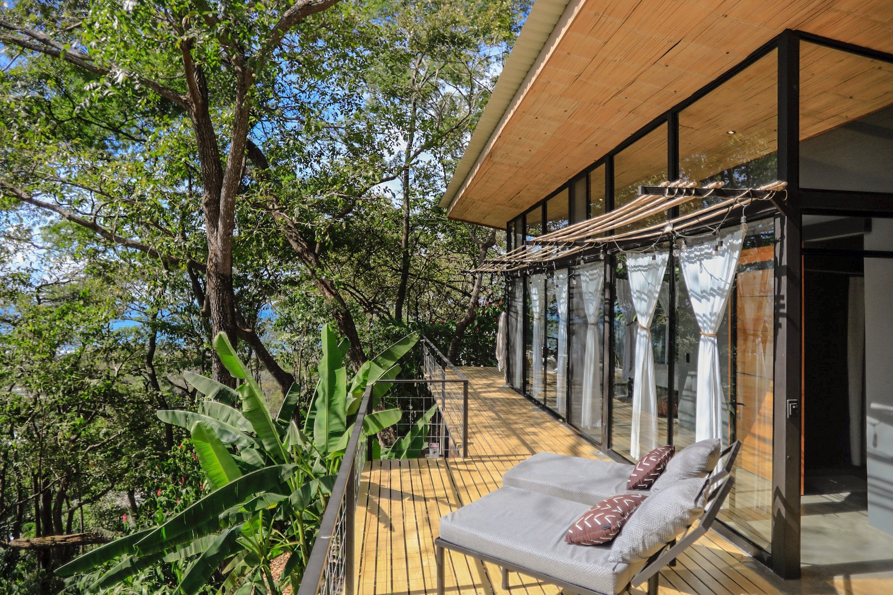 Ocean View Tropical Home — photo 7 of 12