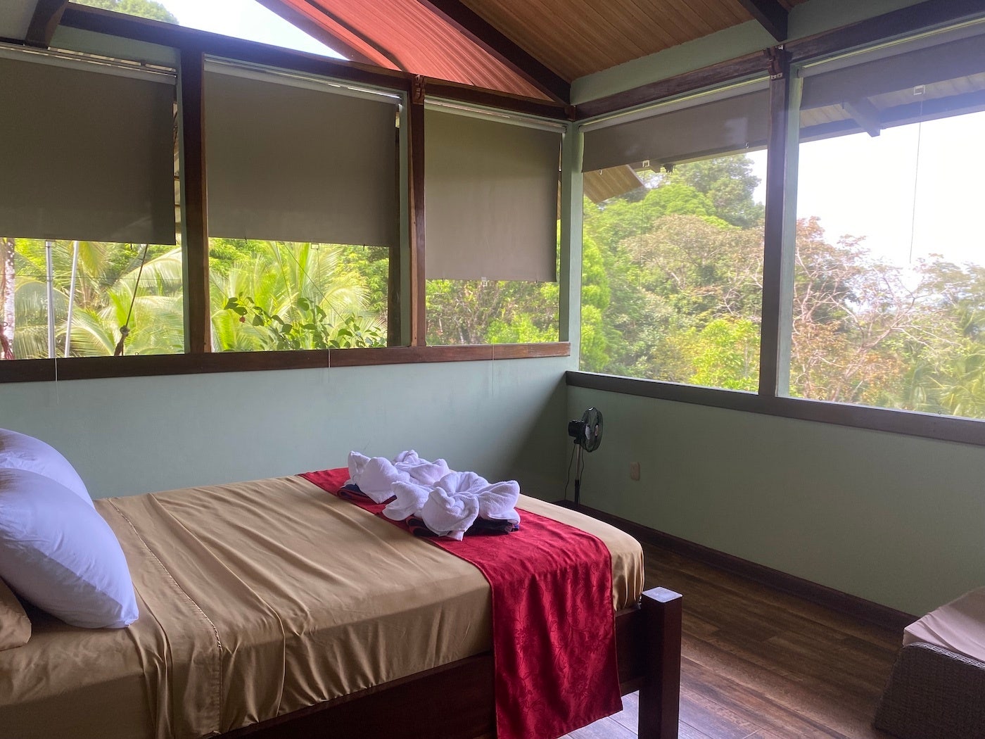 Off-Grid Luxury Retreat — photo 10 of 19
