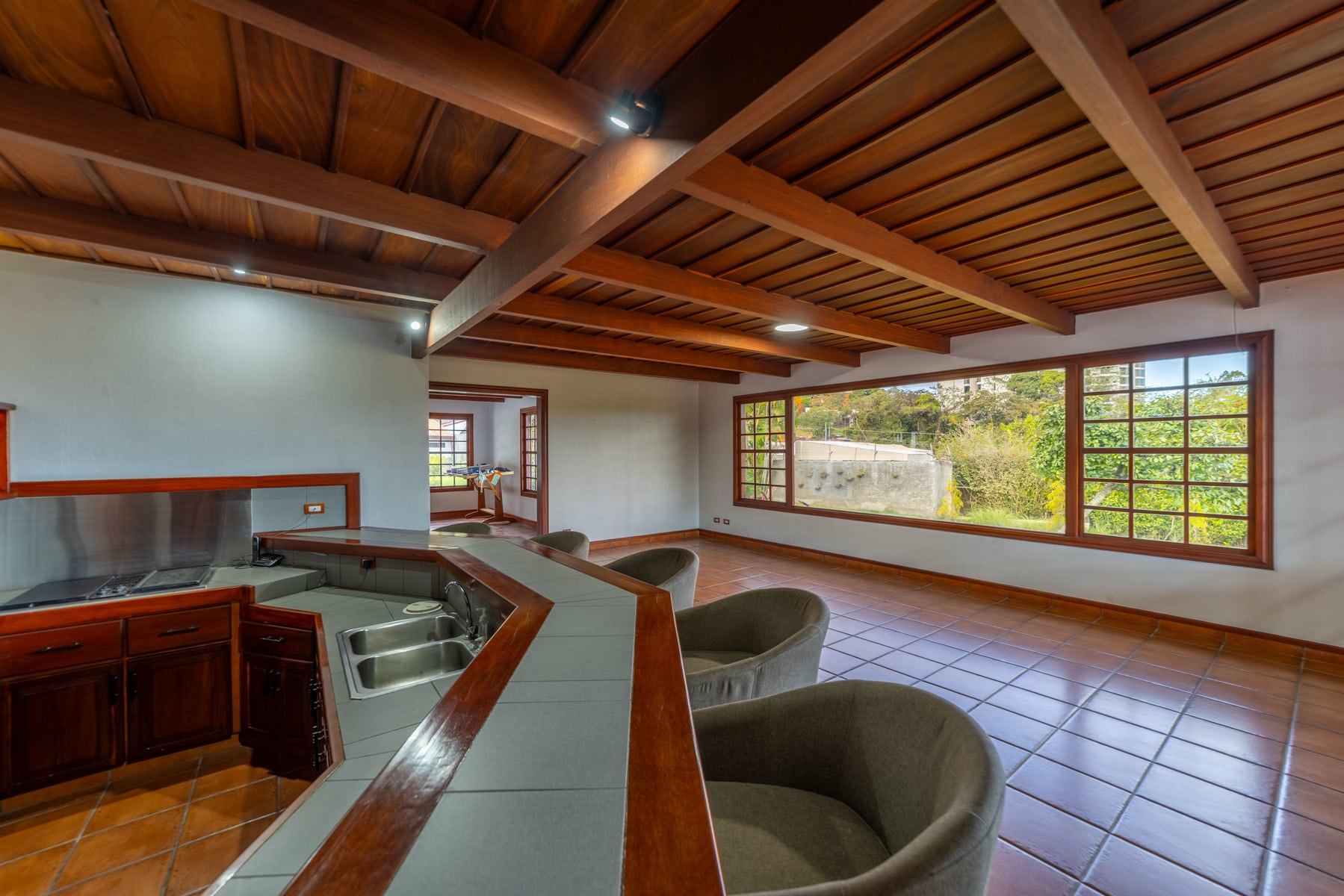Private Oasis with Guest House — photo 14 of 19