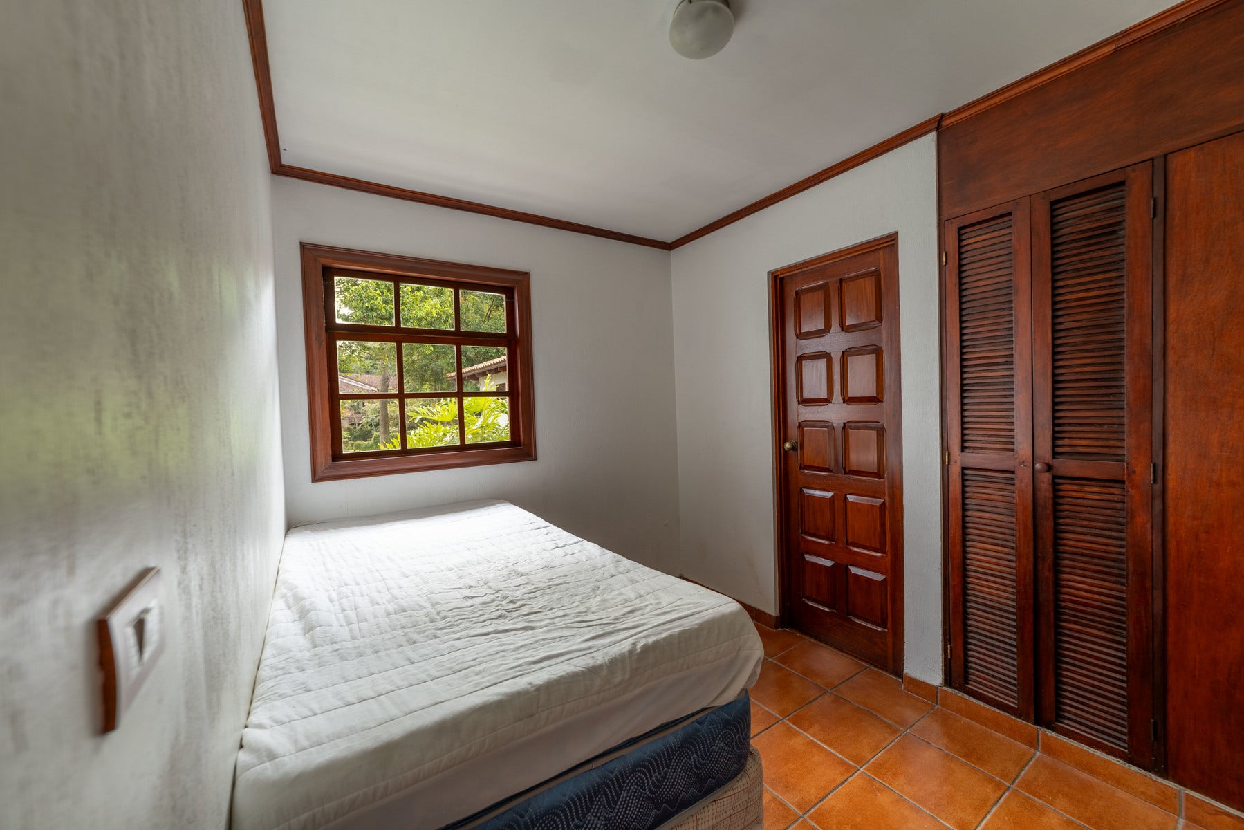 Private Oasis with Guest House — photo 18 of 19