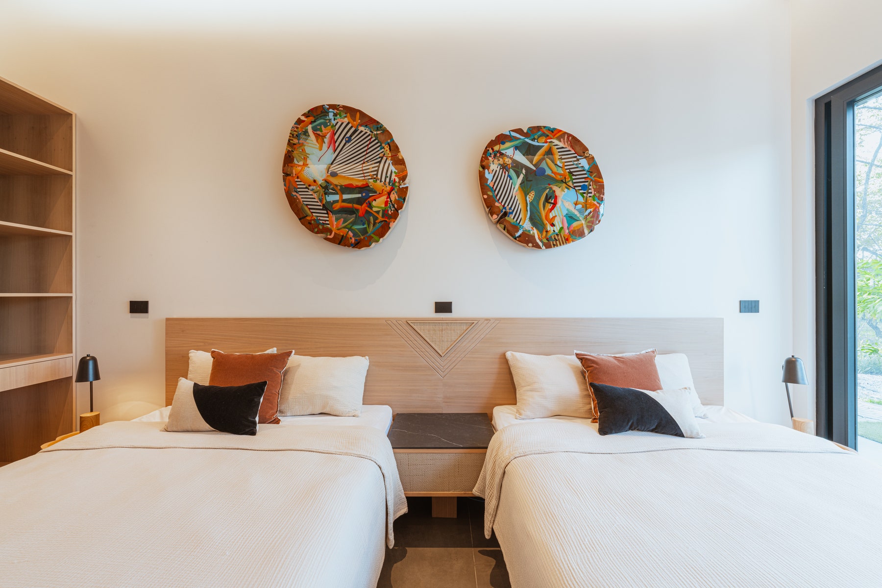 Modern Home with Guest Villa — foto 18 de 19