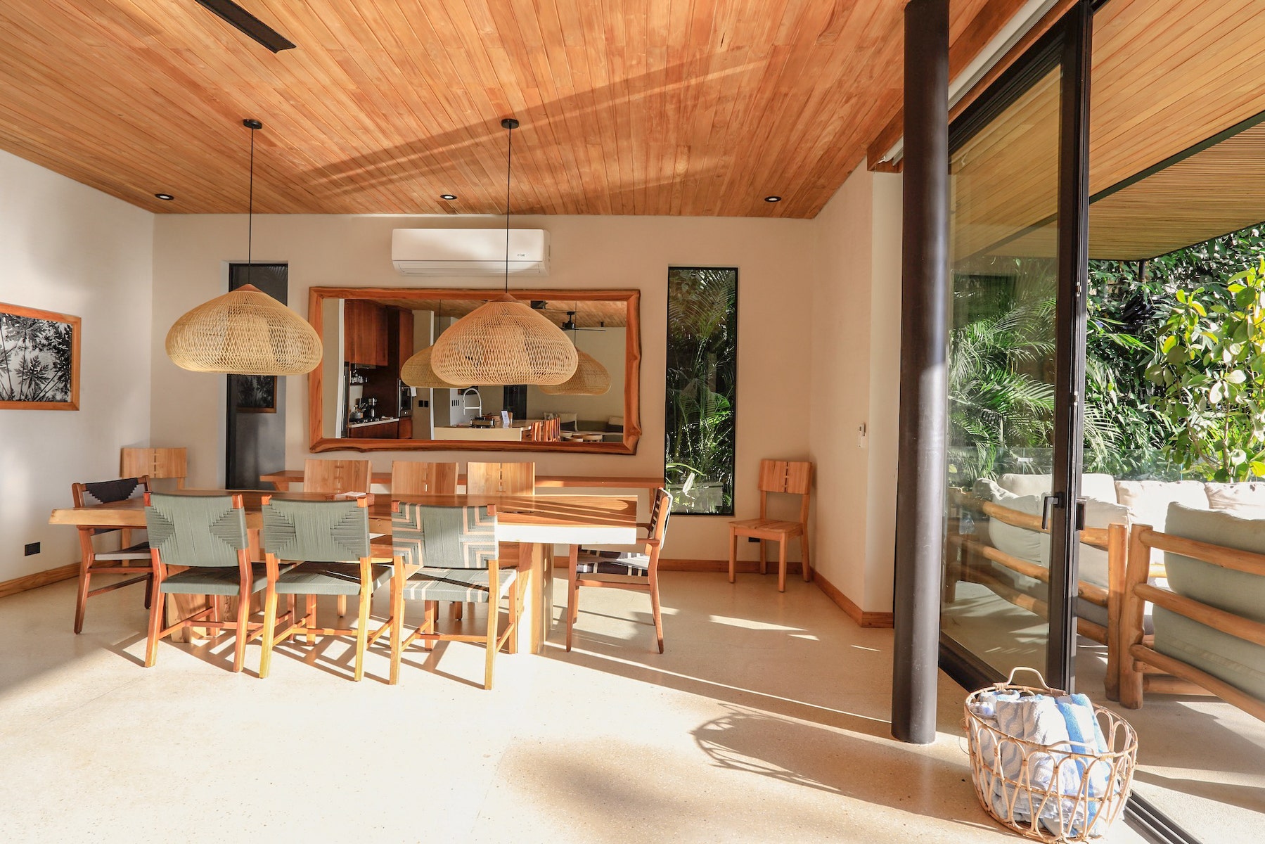 Luxury Villa with Panoramic Ocean Views — photo 5 of 19