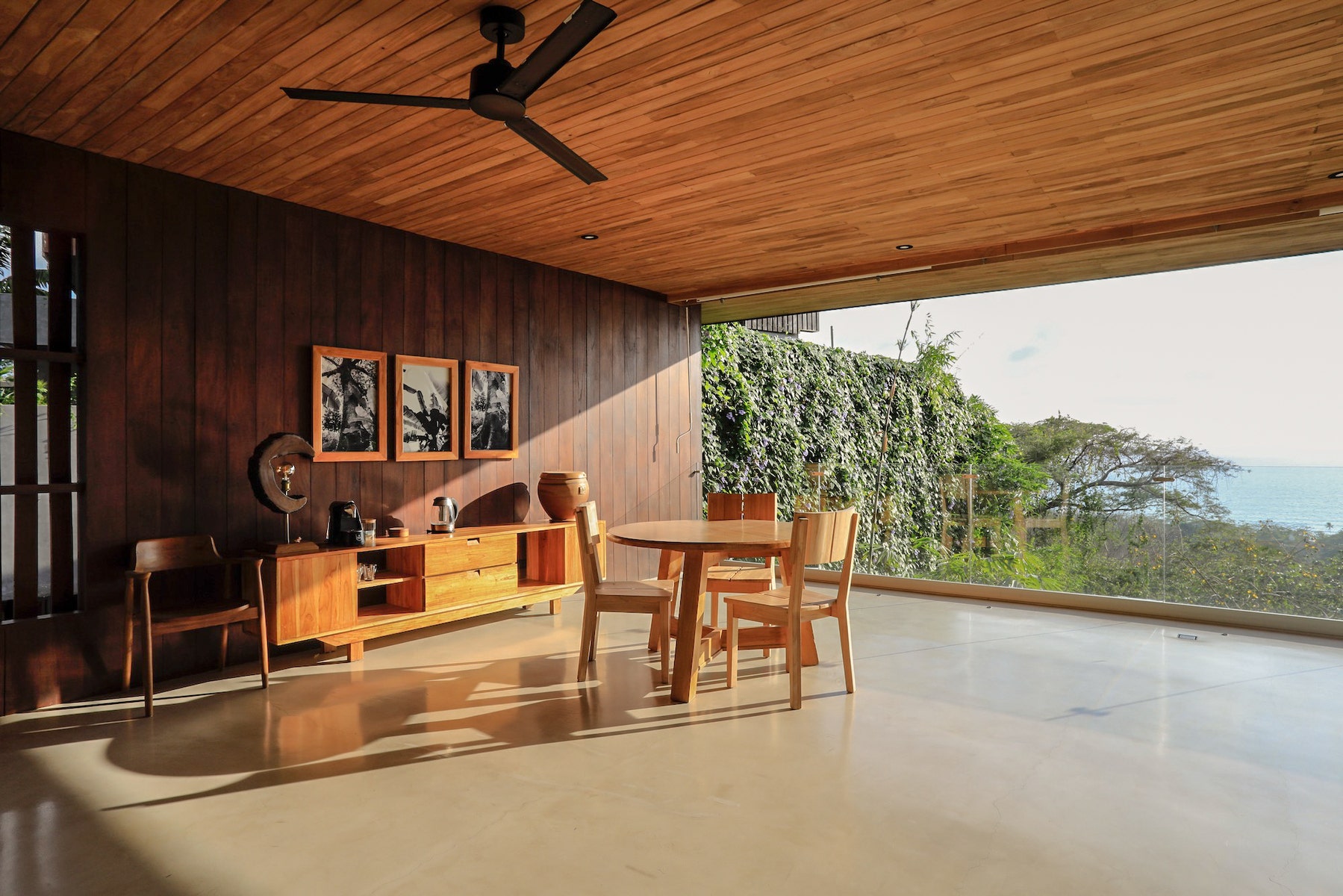 Luxury Villa with Panoramic Ocean Views — photo 7 of 19