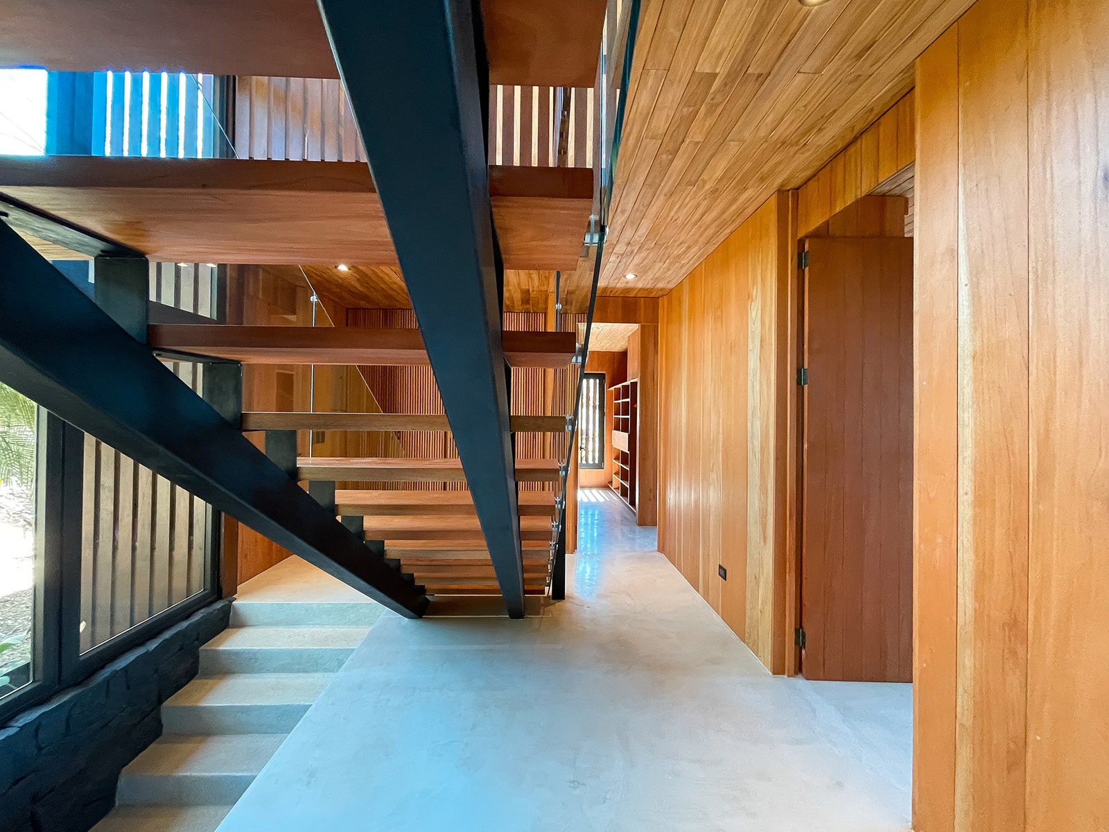 Luxury Villa with Panoramic Ocean Views — photo 17 of 19