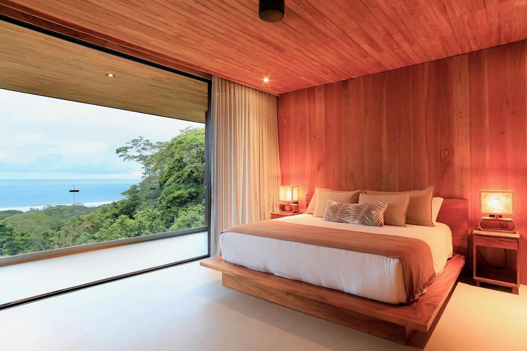 Luxury Villa with Panoramic Ocean Views — photo 2 of 19