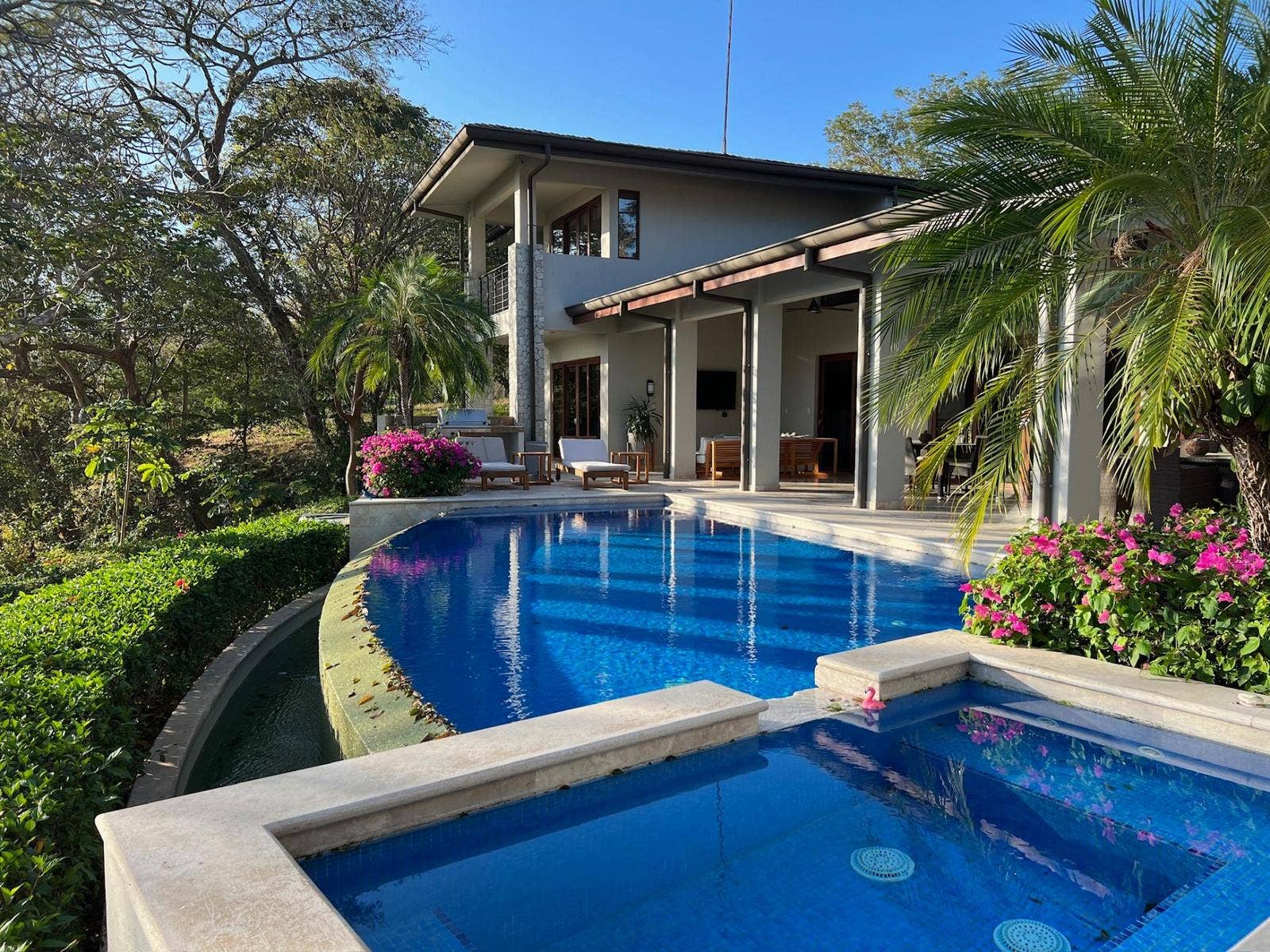 Modern house with pool and beautiful ocean views — photo 6 of 19