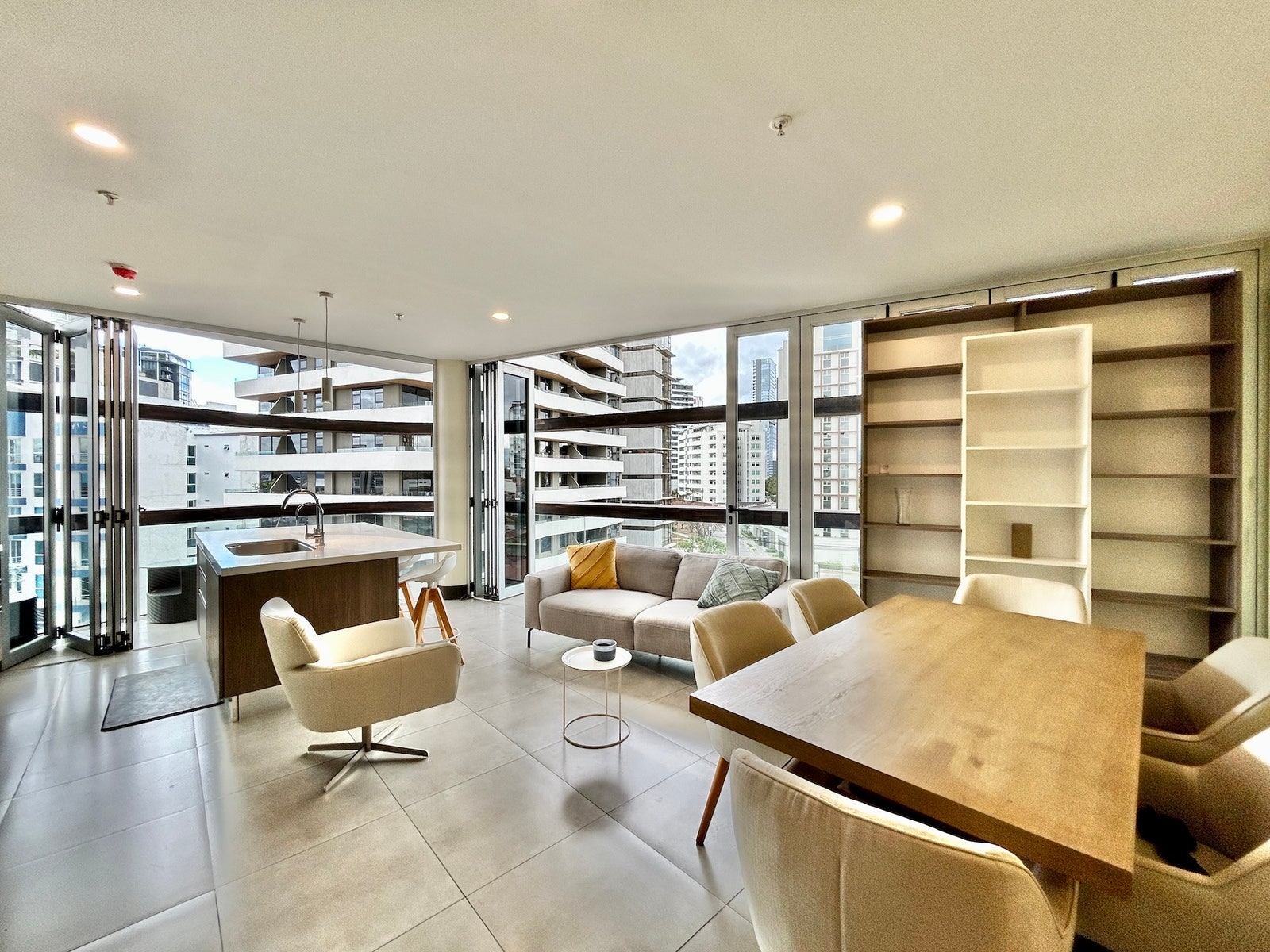 Apartment With Wrap Around Balcony — photo 10 of 19