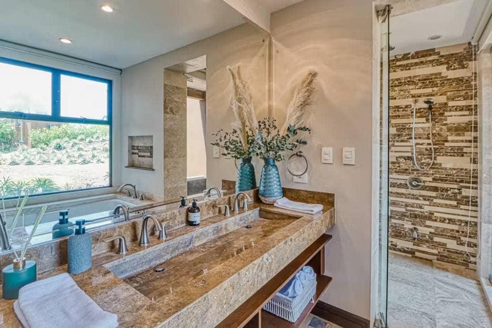 Exclusive Beach Property — photo 14 of 19