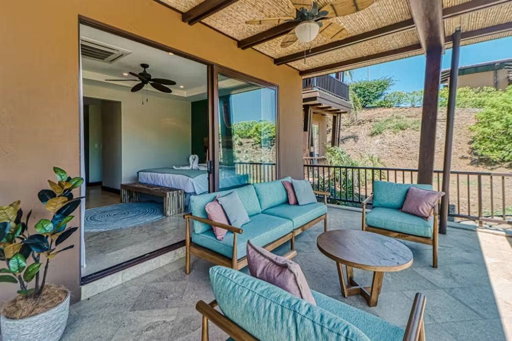 Exclusive Beach Property — photo 16 of 19