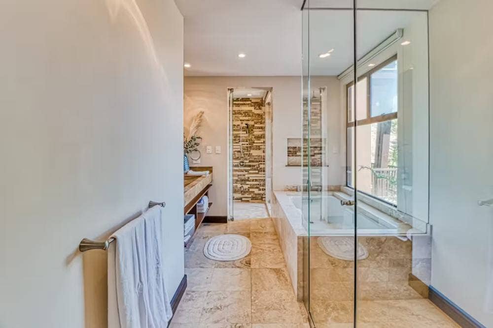 Exclusive Beach Property — photo 15 of 19