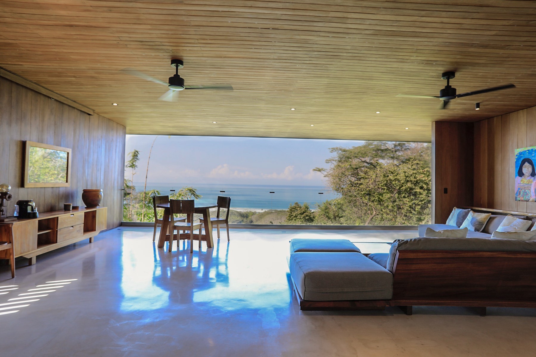 Contemporary Villa and Guest house with Expansive Ocean Views — photo 15 of 19