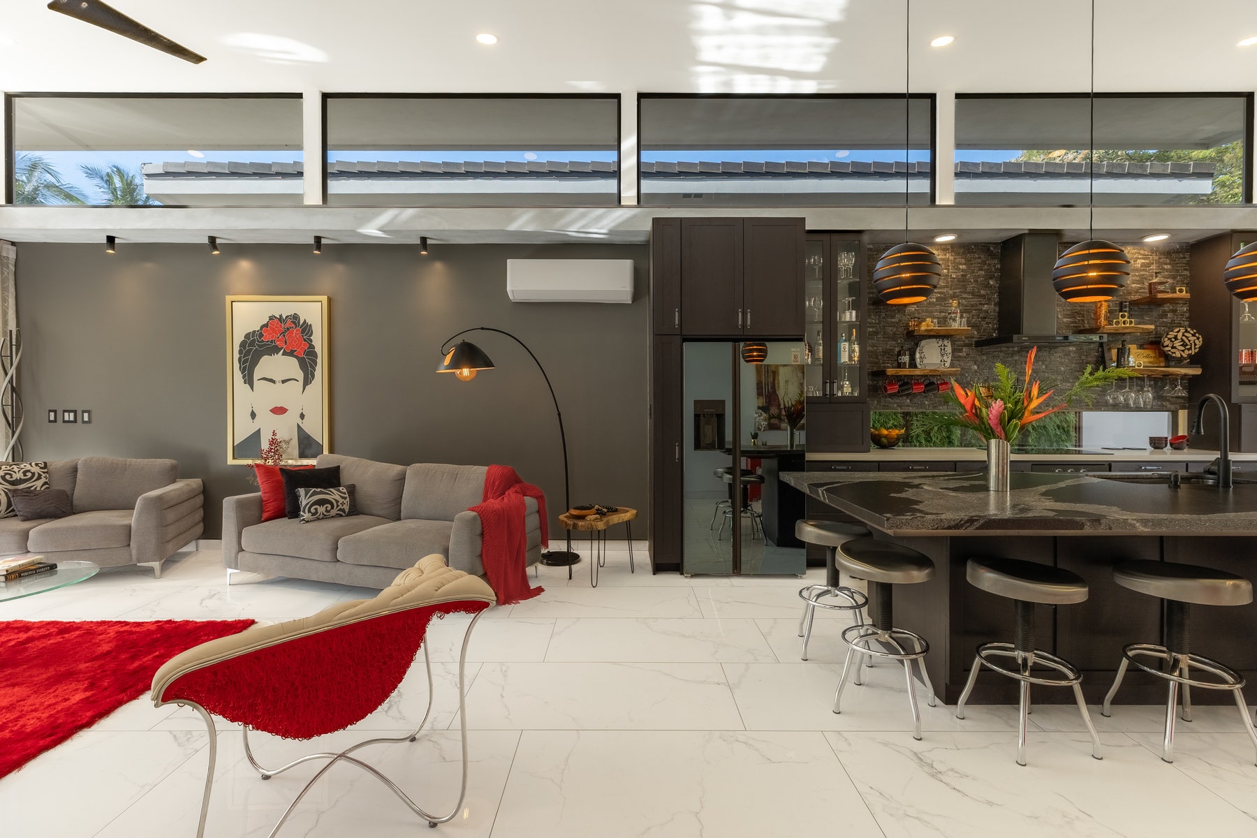 Brand New Luxury Modern Tropical Home — photo 3 of 19